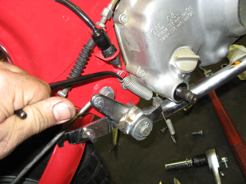 BO Pull rear brake pedal return spring